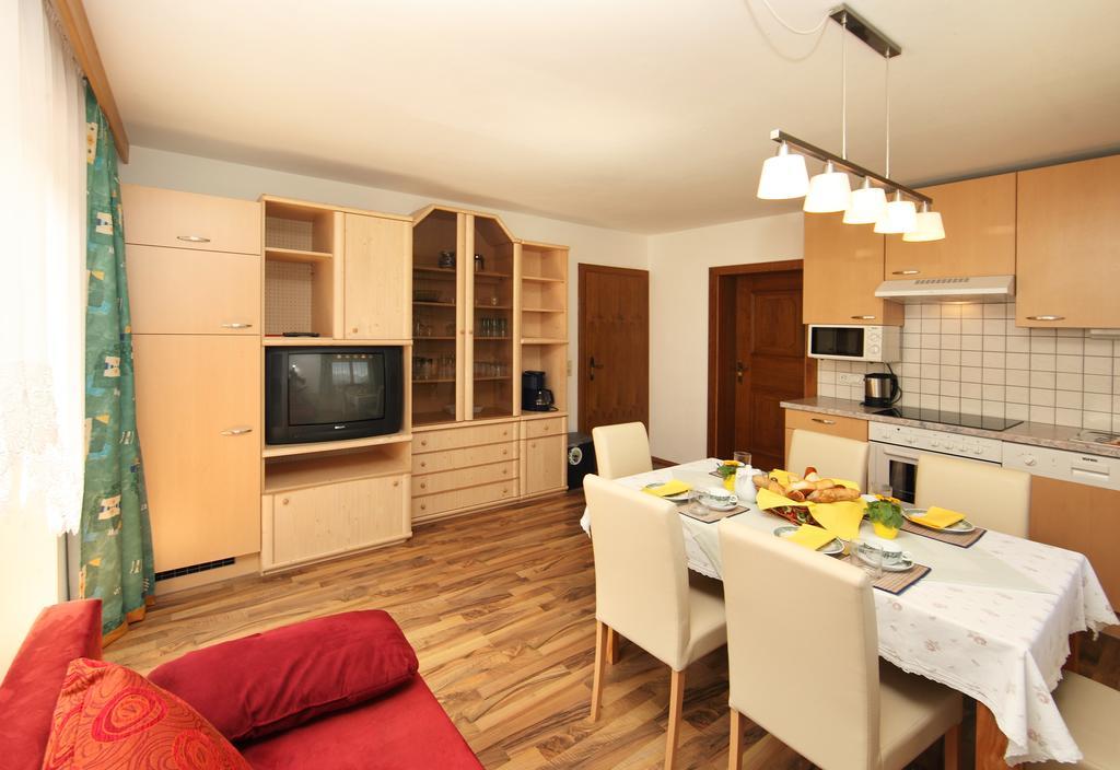 Apartament Landhaus Weiss Maishofen Pokój zdjęcie